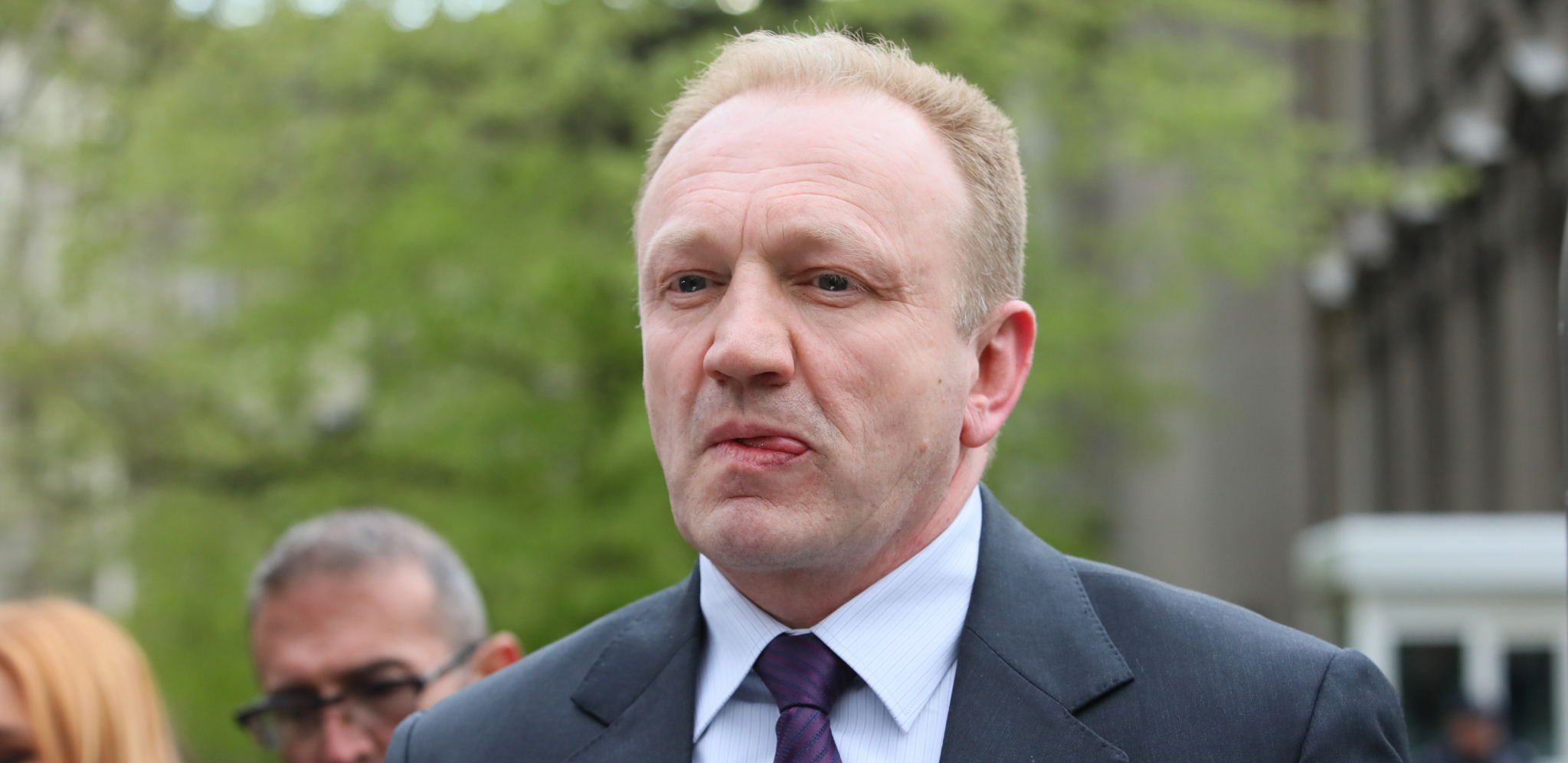 DA LI JE DRAGAN ČOVEK OD REČI? VUČIĆ POSLAO ĐILASA U POLITIČKU PENZIJU: Ovaj snimak sve objašnjava! (VIDEO)