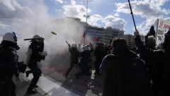 ATINA GORI Sukobi na protestu protiv reforme zakona o obrazovanju, ima povređenih i uhapšenih (FOTO)