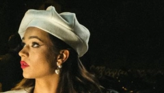 PEVAČICA U VEŠU LIŽE NOVČANICE Muškarcima skače pritisak, ne znaju šta ih je snašlo, a evo šta radi sa Nućijem