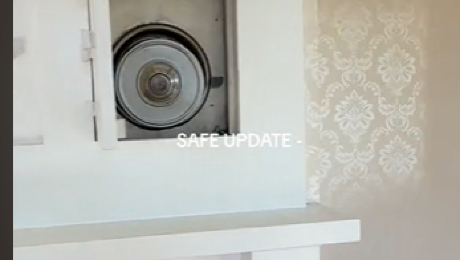 KUPILA KUĆU STARU 100 GODINA PA ZANEMELA OD ŠOKA Iza kamina krio se tajni sef, a unutra... (VIDEO)