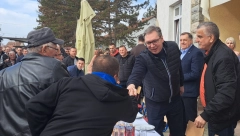 OPOZICIJA RAZVLAČI VUČIĆA ZBOG ODLASKA U PAMBUKOVICU Gledajte samo zašto LAŽNA elita to radi - skandalčina na maks!
