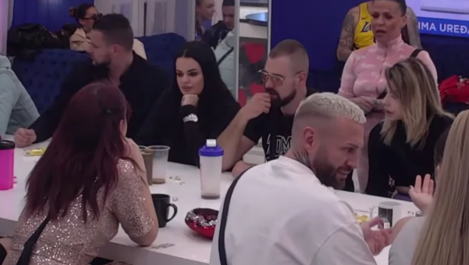 BRIJE INTIMNE DLAKE U KREVETU Učesnica Elite zgrozila aljkavošću, javno raskrinkana pred milionima!