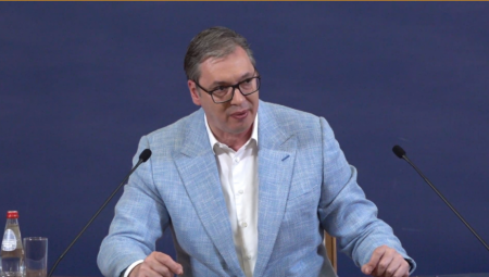 VUČIĆ SE SUTRA SASTAJE SA ROKFEJOM: Predsednik republike razgovaraće sa francuskim diplomatom u 10 časova