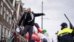 PROTESTI U AMSTERDAMU Uhapšeno 13 osoba (FOTO)