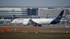 DRAMA NA NEBU, AVION PUN PUTNIKA POČEO DA PROPADA Više od 20 ljudi povređeno