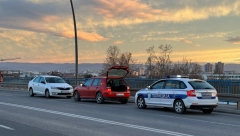 OČEVIDAC O TRAGEDIJI U NOVOM SADU: "Zaustavio je CRVENI automobil i ..." Ćerka vrištala, policija je odvela sa LICA MESTA