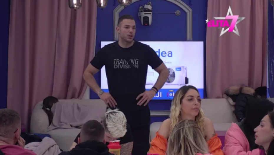 ANĐELO NAPUŠTA SRBIJU NAKON IZLASKA IZ ELITE! Anita nije svesna šta je čeka, napraviće haos, pojavio se snimak tajnog razgovora
