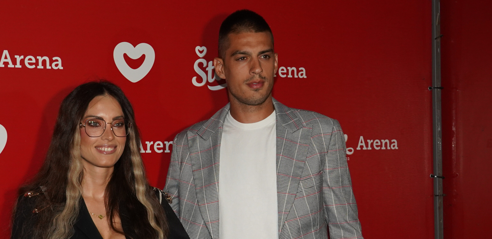 POMEŠANA OSEĆANJA U DOMU VUJADINA SAVIĆA I MIRKE VASILJEVIĆ!  Fudbaler okačio fotku zbog koje mnogi ukućani gutaju knedlu