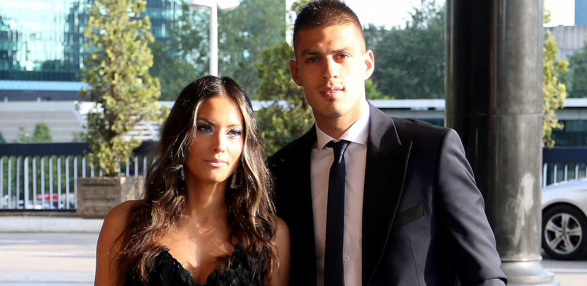 OVAKO JE VUJADIN SAVIĆ URLAO NA MIRKU VASILJEVIĆ Skandal sa premijere pred stotinama ljudi i dalje se pamti: Beži, bre, od mene!