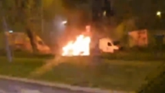 BUKTINJA PROGUTALA VOZILO Zapalio se "jugo" na Bežanijskoj kosi (VIDEO)