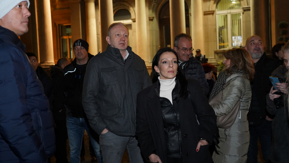 SRBIJU ČEKAJU TEŠKI UDARCI, TO JE NAŠA ŠANSA! Dok se predsednik u nenormalno teškim uslovima bori za državu, opozicija se nada da će profitirati