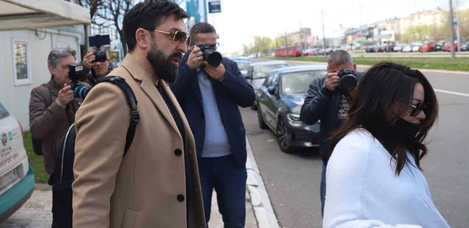 MAJKA JE MAJKA, NEMA ŠTA, ONA I MENE SMIRUJE Ognjen Amidžić priznaje da se Mina bolje snalazi sa bebom, a od ovoga se posebno plaši