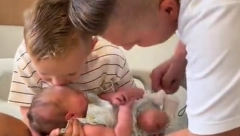 LJUBAV NA PRVI POGLED Prvi susret dečaka sa mlađom sestrom je nešto najlepše što ćete danas videti