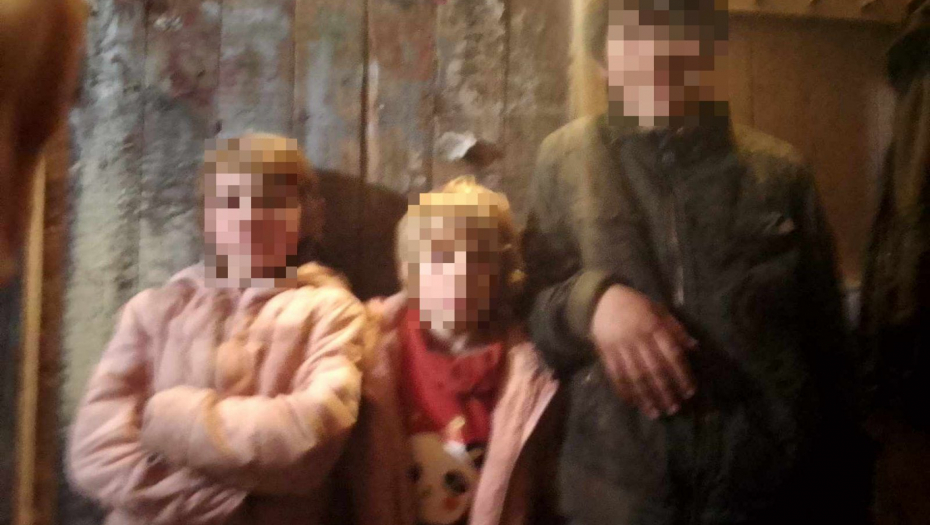 DEČAK KOJI UBIJA JAGANJCE Pažnja fokusirana na jednu osobu, mračne porodične tajne izlaze na videlo