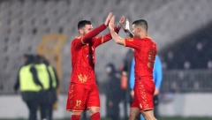 LUDNICA U SVLAČIONICI Pogledajte kako su fudbaleri Napretka proslavili pobedu nad Partizanom (VIDEO)