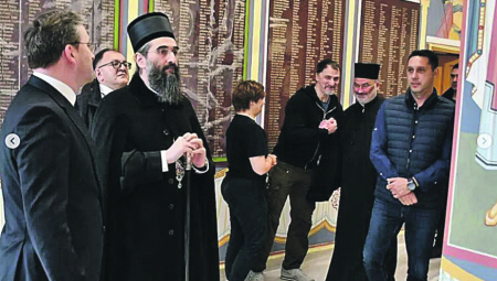 JUNACI KOJI SU DALI ŽIVOTE ZA KOSOVO UZ SVETE RATNIKE I KNEZA LAZARA Ministar Selaković obišao spomen-kriptu u Hramu Sv. Vasilija Ostroškog u Nišu