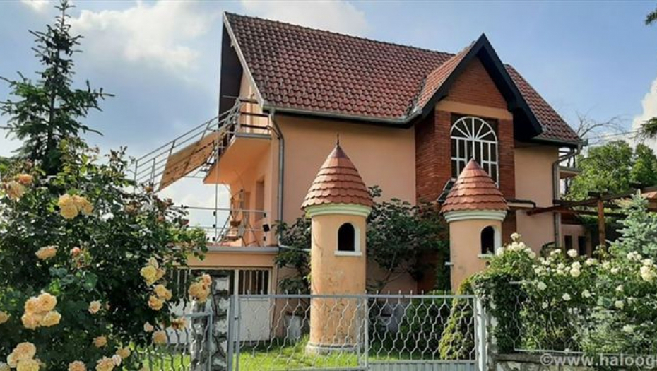 PRODAJU ZAMAK NA AVALI ISPOD SVAKE CENE: Evo šta sve dobija budući vlasnik! (FOTO)