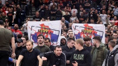 EMOTIVNA SCENA U ARENI Brat Siniše Mihajlovića zajedno sa Mihinim sinovima navija za crveno-bele protiv Makabija