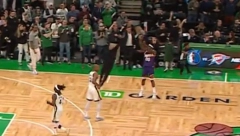 DA LI STE OVO IKADA VIDELI? Hit situacija u NBA ligi - trener pokušao da blokira šut protivnika (VIDEO)