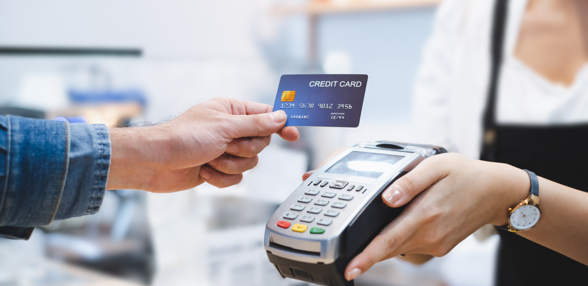 TRGOVAC OTKRIVA Evo kako da pravilno plaćate beskontaktnom karticom, mnogi prave ovu grešku! (VIDEO)