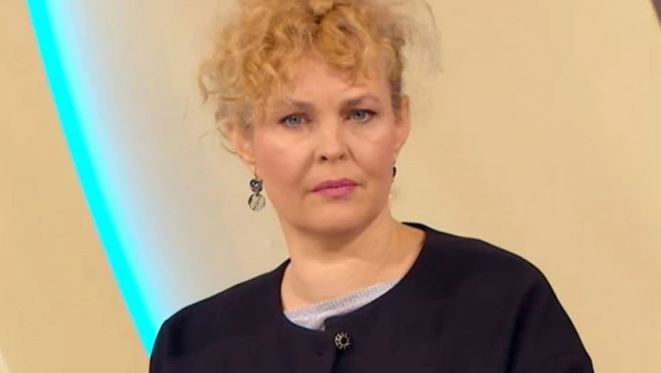 MAMA ODVELA ĆERKU (14) KOD SRPSKOG PSIHOLOGA ZBOG GLEDANJA SADRŽAJA ZA ODRASLE Dobila PRAVILA koja mora da poštuje, savetnica priča tačke "UGOVORA"