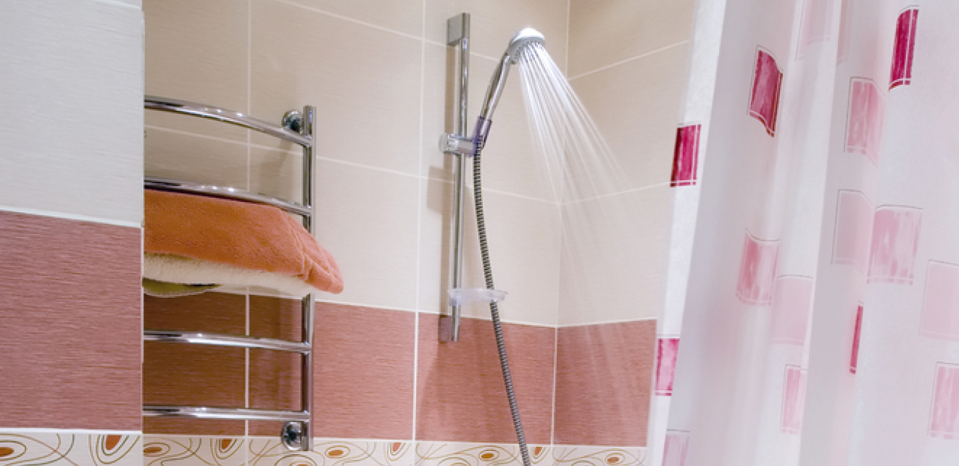 SAVRŠEN TRIK ZBOG KOGA ĆE VAM TUŠ-KABINA BITI BLISTAVO ČISTA Potrebno vam je samo 30 sekundi i dva sastojka - obavezno probajte!