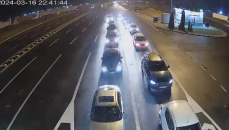 TERETNJACI NA BATROVCIMA ČEKAJU I DO 8 SATI! Evo kakva je situacija za putnička vozila na  graničnim prelazima (FOTO)