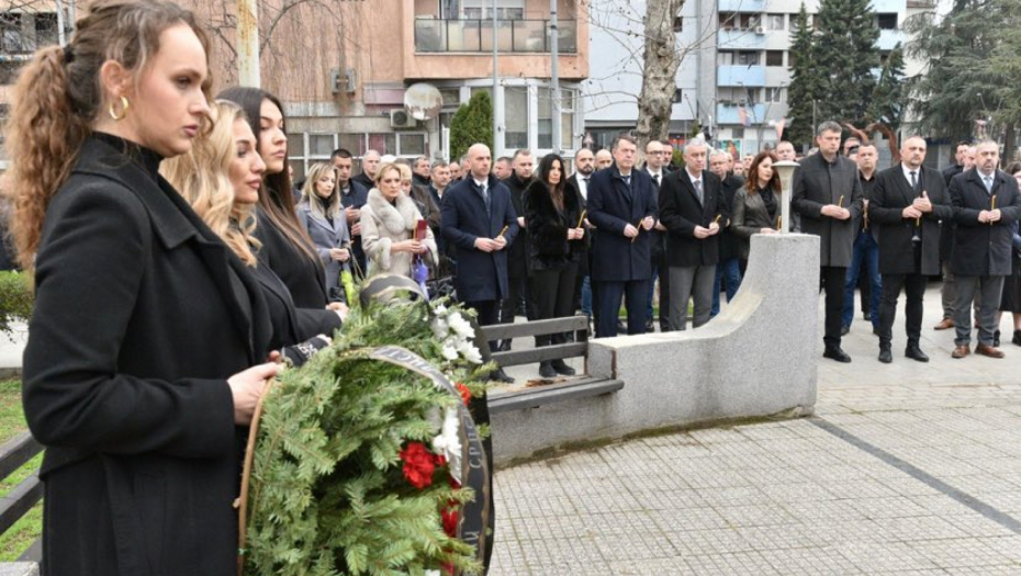 Parastosom i polaganjem venaca u Severnoj Mitrovici obeleženo 20 godina od martovskog pogroma