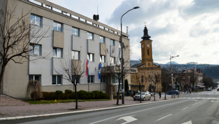 GORNJI MILANOVAC TUGUJE ZA NASTRADALIM MLADIĆIMA: Sutra je Dan žalosti