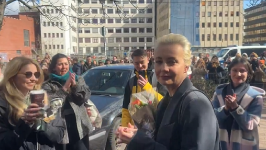 U BERLINU PROTEST PROTIV PUTINA Sa demonstrantima i Julija Navaljna (VIDEO)