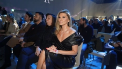 SA DECOM NEMAM PROBLEM, ALI BOJE ME SE Melina prošla pored sina kao da je stranac, priznala da su deca naklonjenija Harisu