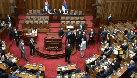 ZAVRŠENA SEDNICA NARODNE SKUPŠTINE: Opozicija "pregažena" argumentima - sutra se nastavlja (VIDEO)