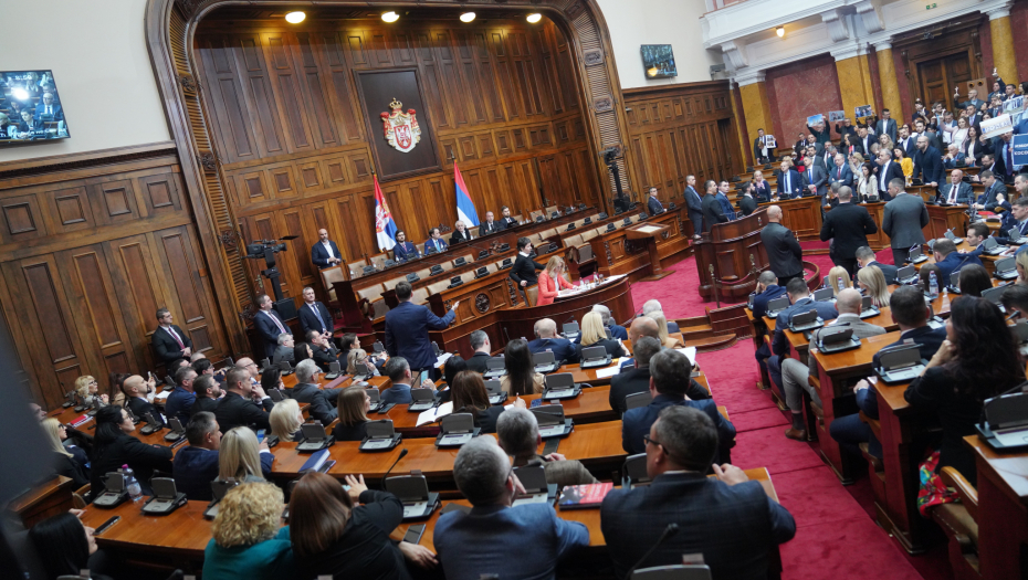 BORA SOLUNAC VILENI PO SKUPŠTINI Opozicija ne želi pristojnu sednicu