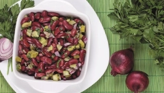 POSNA CRVENA SALATA Savršena kao prilog a može da zameni i obrok, aromatična i slasna