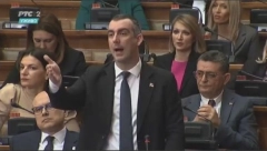 POGLEDAJTE KAKO IZGLEDA ONAJ KOJI SMATRA DA NIJE KRIV NATO ŠTO NAM JE UBIJAO DECU Orlić o Ponoševom recitalu: Njemu je za bombardovanje kriva Srbija, to su njegove reči! (VIDEO)