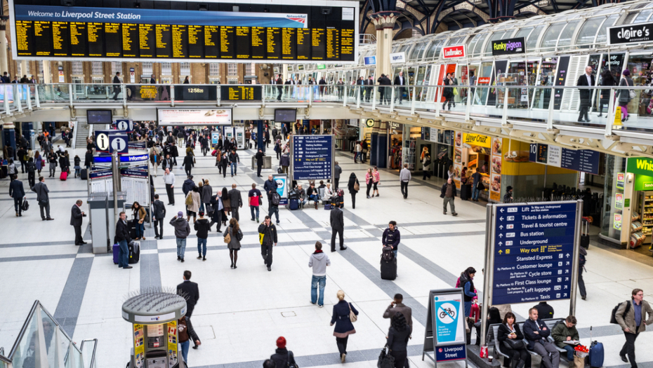 VANREDNA SITUACIJA U LONDONU Evakuisani putnici (VIDEO)