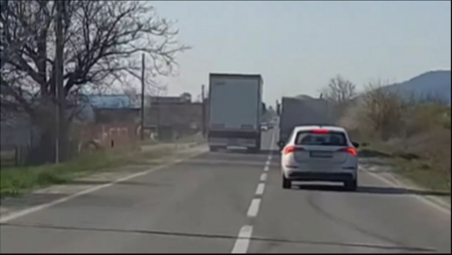 STROGO ZABRANJENO OVAKVO PRETICANJE NA AUTO-PUTU Novi zakon donosi drastične mere, vozači će skupo plaćati prekršaje!