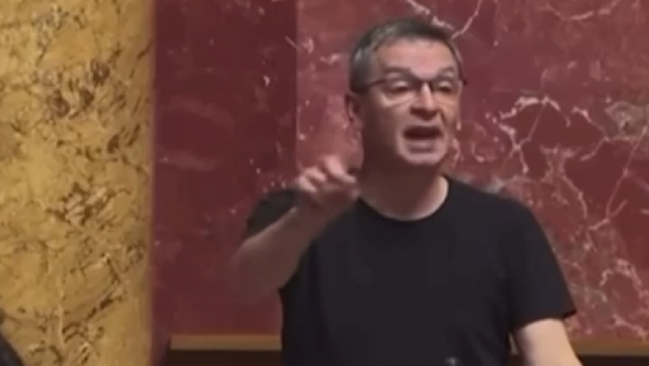 "SLEDEĆI PUT ĆU DA TI ZAVALIM ŠAMARIČINU!" Opozicija daje primer mladima svojim pretnjama, divljaštvom i nasiljem u Skupštini (VIDEO)