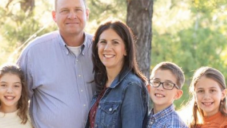 SARA NIKAKO NIJE MOGLA DA ZATRUDNI Usvojila je trojke, a onda se dogodilo nemoguće!