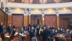"SRBIJA PROTIV NASILJA" PRIZNAJE U opoziciji, kao nekad sa vlasti, funkcioniše po TAJKUNSKOM modelu!