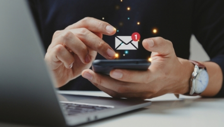 GRAĐANI, OPREZ! NOVA SMS PREVARA! Banka upozorila građane Srbije: Ovo će tražiti od vas, ne nasedajte