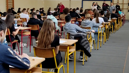 ZA NJIH JE LETO VEĆ POČELO! Maturanti gimnazija i srednjih stručnih škola od danas na raspustu