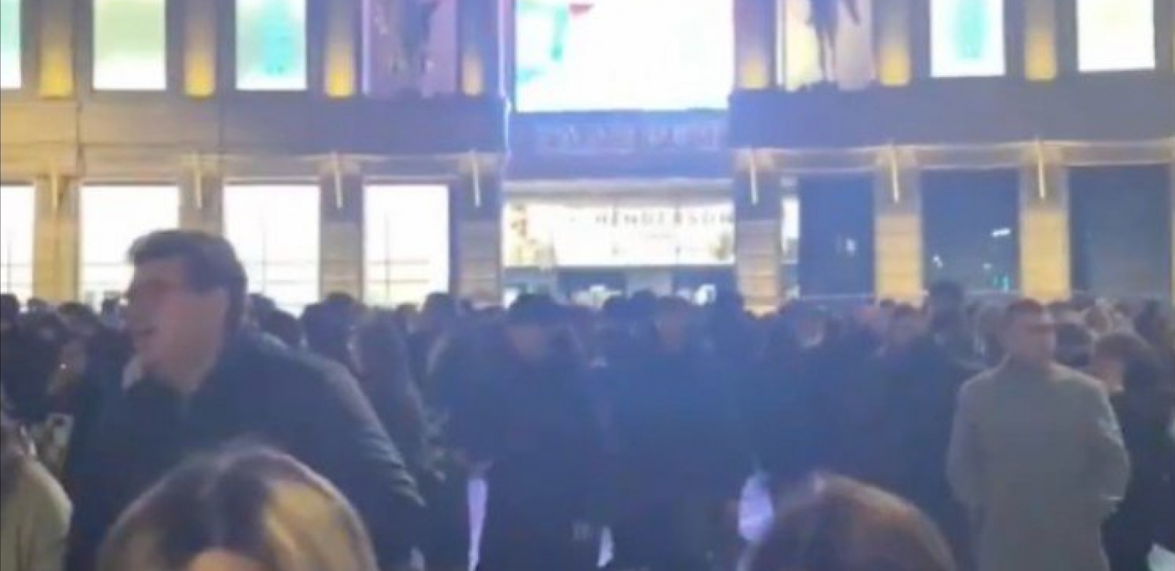 NOVA UZBUNA U RUSIJI Evakuisan tržni centar u Sankt Peterburgu (VIDEO)