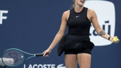 MEČ KOJI JE ČEKAO CEO TENISKI SVET Sabalenka na terenu u crnini i sa osmehom nadigrala Badosu