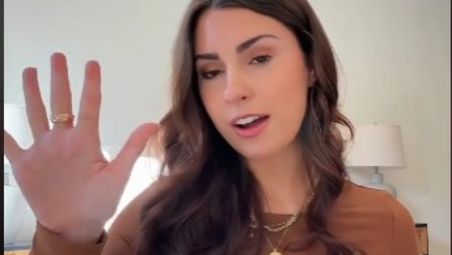 INFLUENSERKA IMA 5 PRAVILA PONAŠANJA ZA SVOG DEČKA Ne sme da ima najbolju drugaricu, drugo će vas posebno iznenaditi!