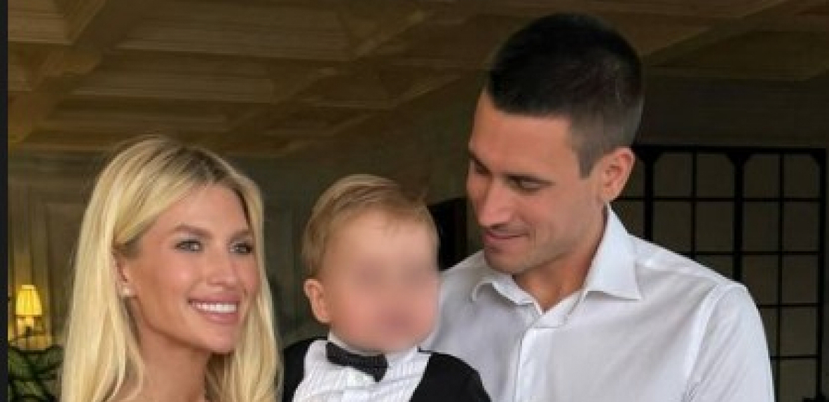 SIN SAŠKE I ĐOLETA ĐOKOVIĆA DŽENTLMEN OD MALIH NOGU! Novakova snajka oduševila javnost, uslikala malog Aleksandra i raznežila sve