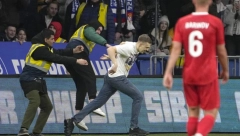 ISPALA GODINE Prekinuo meč Rusije i Srbije, hteo da uzme veliku lovu, ali je napravio KARDINALNU GREŠKU (VIDEO)