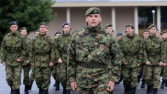 VRLO DOBRO! SLUŽIMO SRBIJI! Alo! na pistama i u kabinetima najeminentnije Vojnoobrazovne ustanove