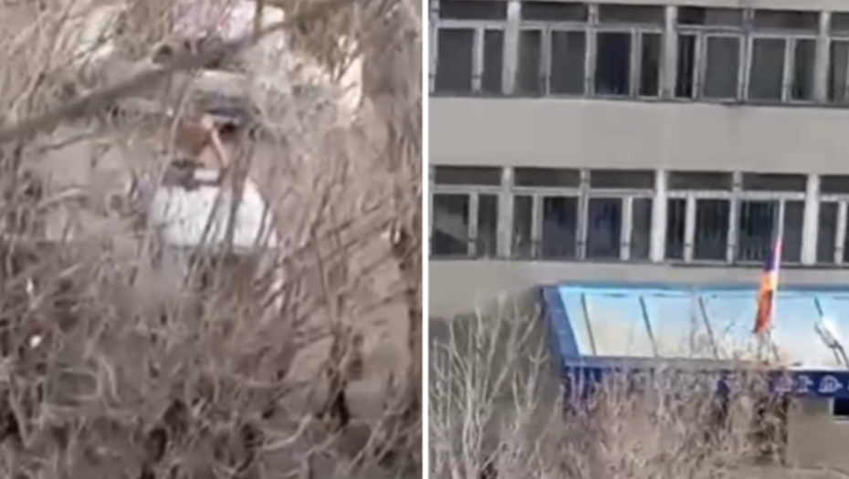 ISPLIVAO SNIMAK DRAME U JEREVANU Naoružani ljudi ušli u policijsku stanicu, čuju se eksplozije (VIDEO)