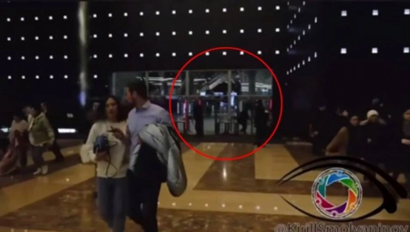 ZAPUCALI U MASU, LJUDI VRIŠE I BEŽE Objavljen snimak početka terorističkog napada u Moskvi (VIDEO)